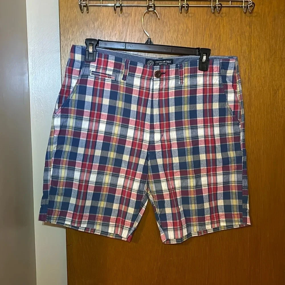 American Eagle Men’s Shorts Size 34